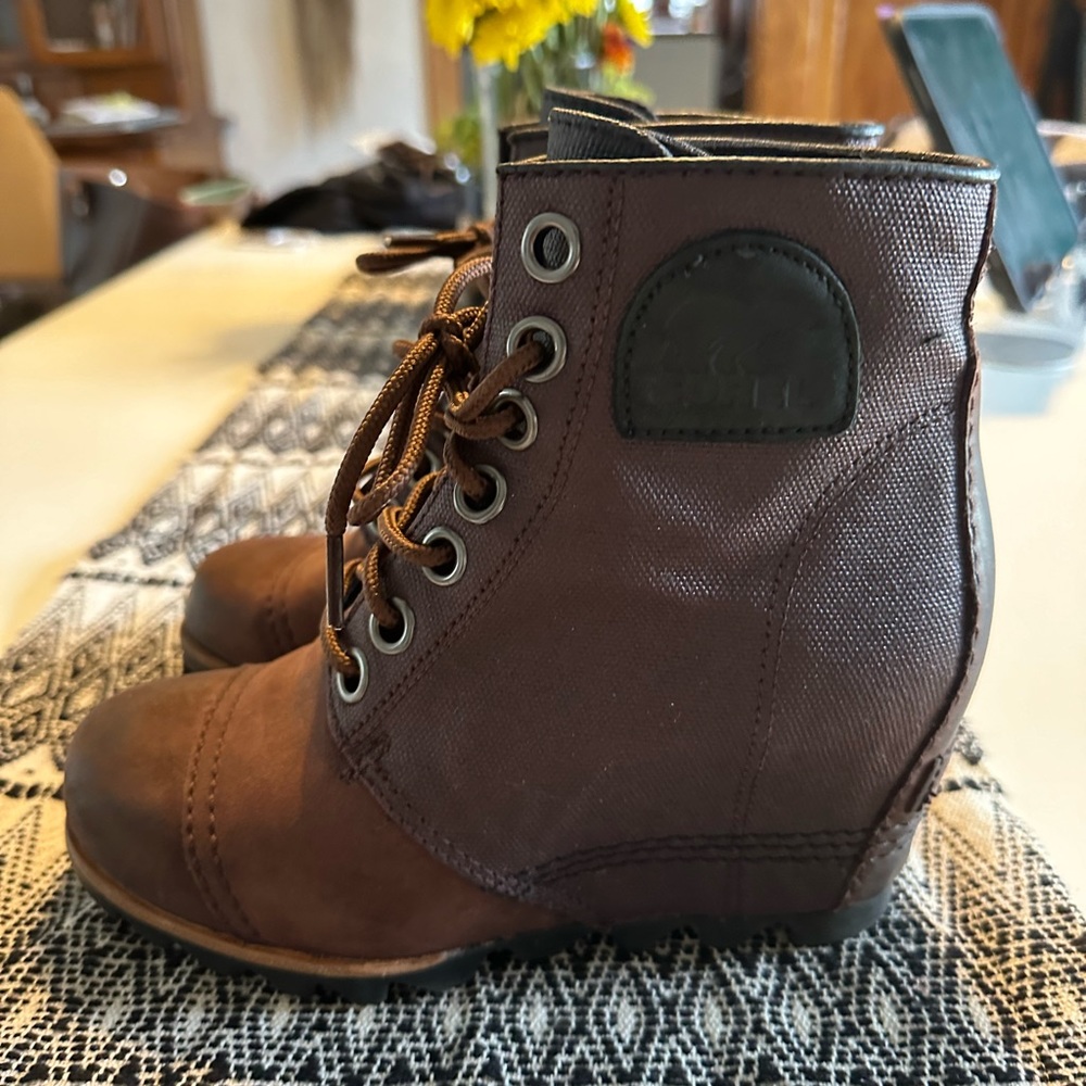 NEW Sorel PDX Wedge Boots Lace Up Lexie brown leather canvas sz 36 waterproof